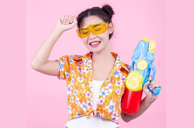 แว่นตา เล่นน้ำสงกรานต์